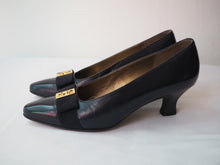 Load image into Gallery viewer, Yves Saint Laurent YSL bow details heels size:35.5
